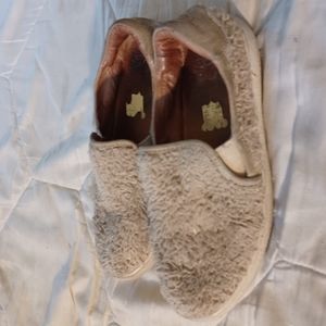 Ugg slip on shoes 7.5